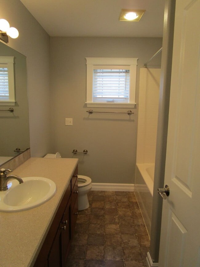 Building Photo - 2504 Fir Crest Blvd