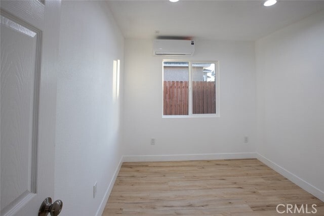 Building Photo - 1402 E Luray St