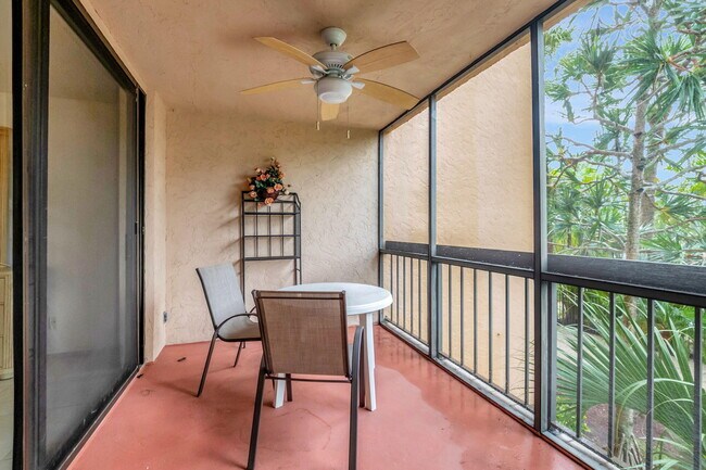 Building Photo - 600 Egret Cir