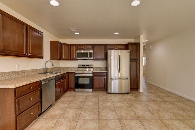 Building Photo - 3013 N Corrine Dr