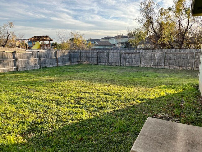 Building Photo - 2825 Deerfern Ln