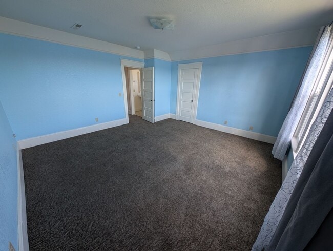 Building Photo - 3 Bedroom Bremerton Charmer with Stunning ...