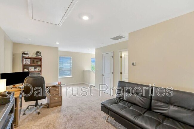 Building Photo - 142 Airy Dr