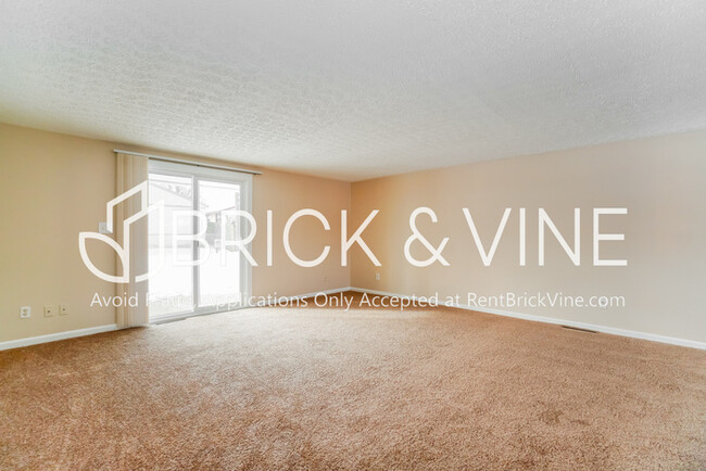 Building Photo - 7027 Lemert Ln