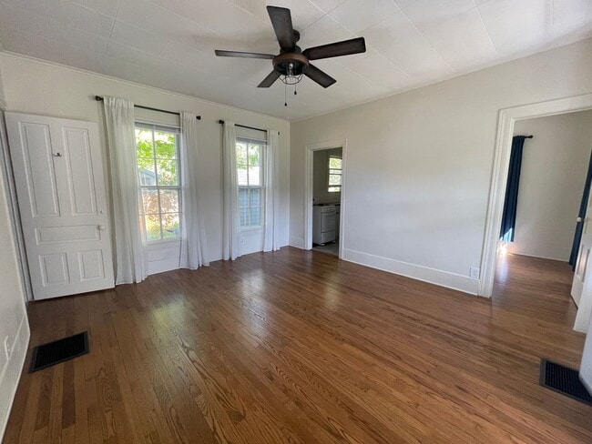 Building Photo - One Bedroom Apartment in Mattawan
