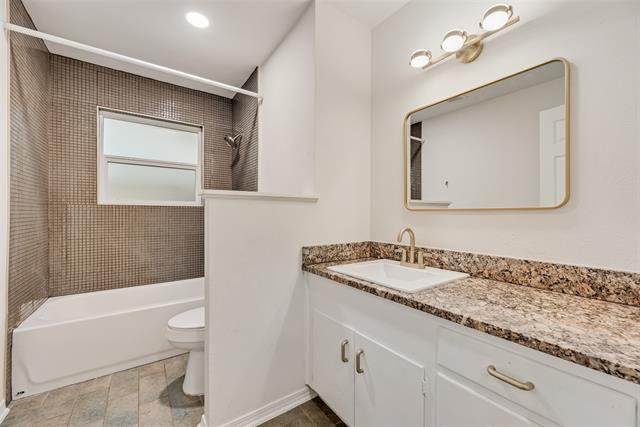 Building Photo - 1017 Calcutta St