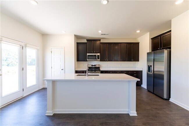 Building Photo - 31 Briarwood Dr E