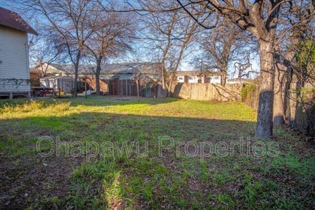 Building Photo - 125 Southolme Ave