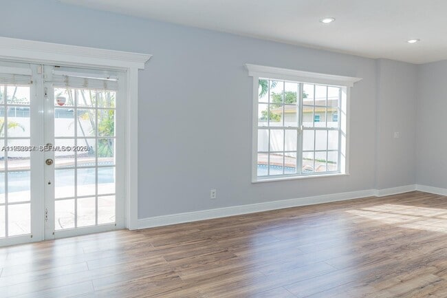 Building Photo - 5520 Hayes St