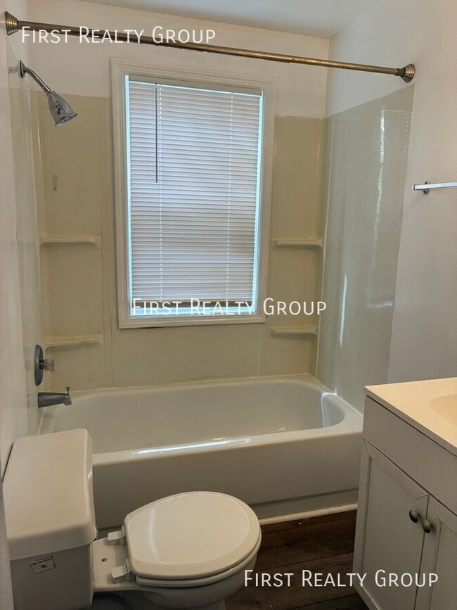 Building Photo - 3858 Haney Rd