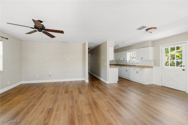 Building Photo - 5020 Hickory Wood Dr