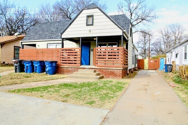 Building Photo - 2865 E Admiral Pl