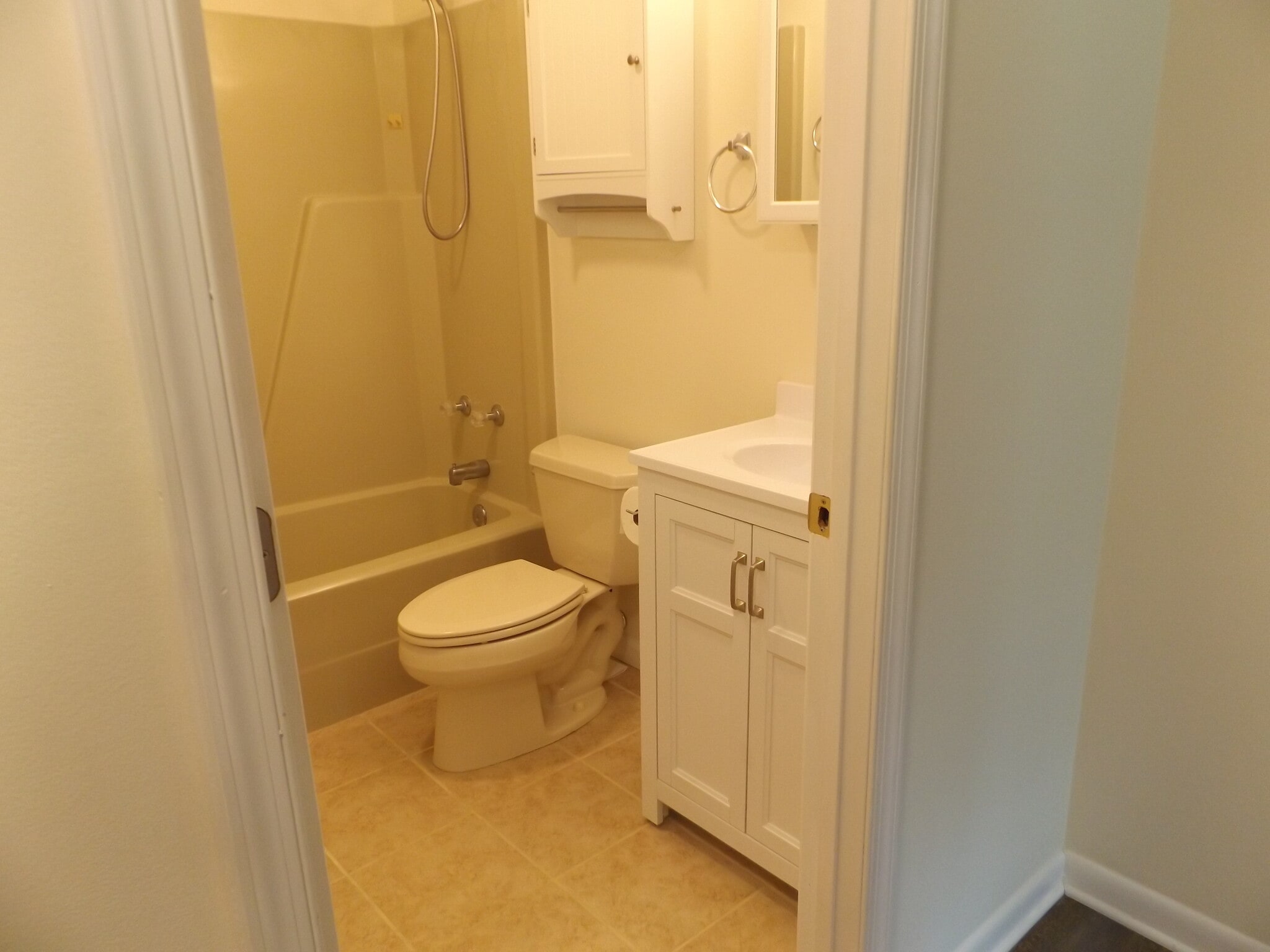 Bathroom - 7413 Spout Hill Rd