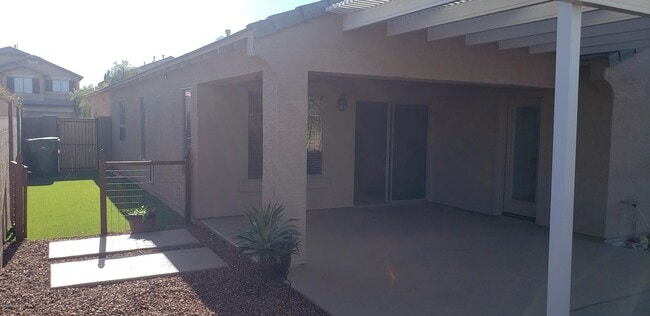 Building Photo - 21622 Dietz Dr