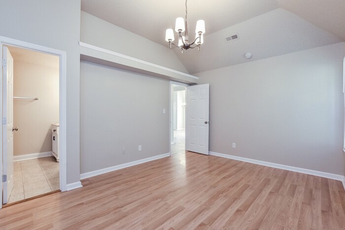 Building Photo - 14002 Whitehurst Cir SW