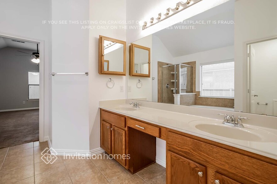Building Photo - 5020 Blackelm Dr