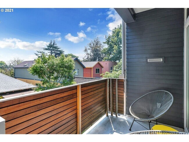 Building Photo - Urban Retreat in the Heart of Mississippi w/ Reserved Parking – 2bd/1.bath Upscale Condo