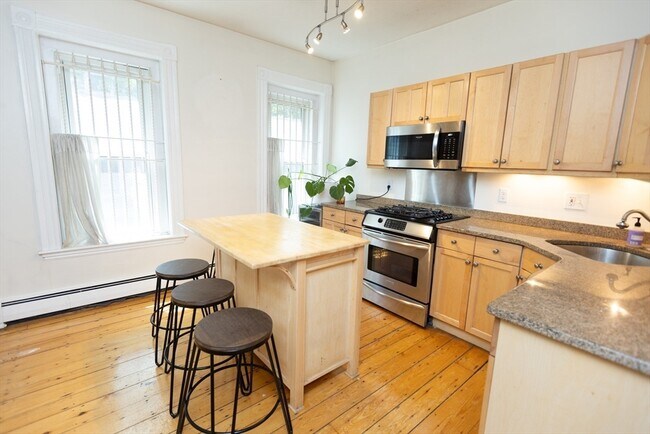 Building Photo - 29 Monument Sq