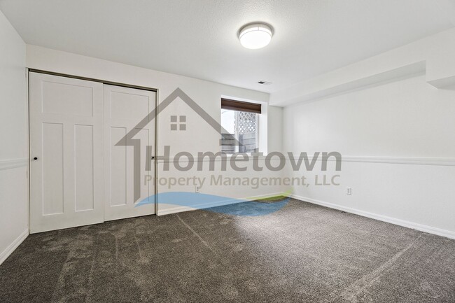 Building Photo - 4 Bedroom 4 Bathroom Home with Attached 2-...