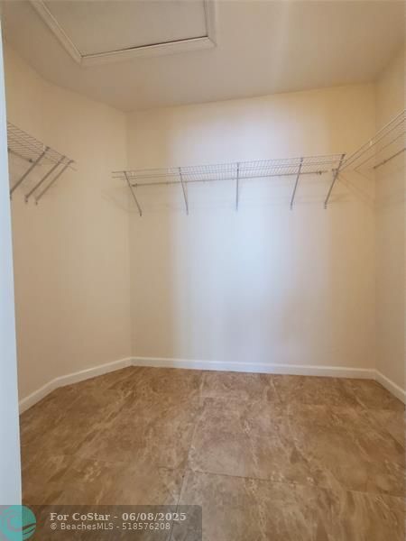 Building Photo - 11527 Royal Palm Blvd