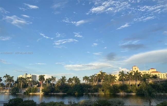 Building Photo - 701 Hollywood Blvd