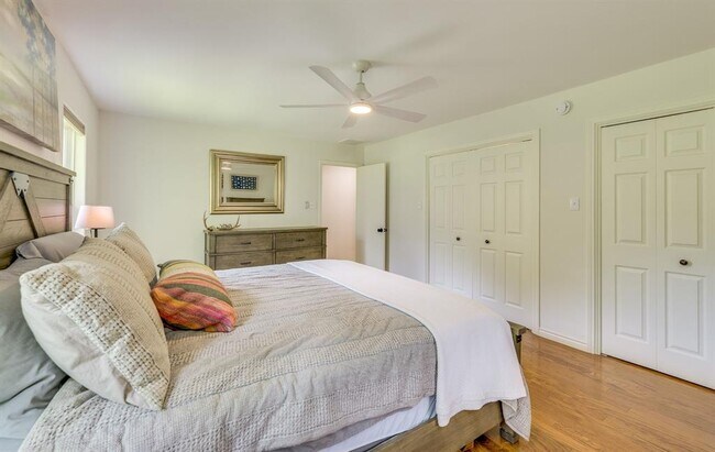 Building Photo - 418 Grand Prairie Cir