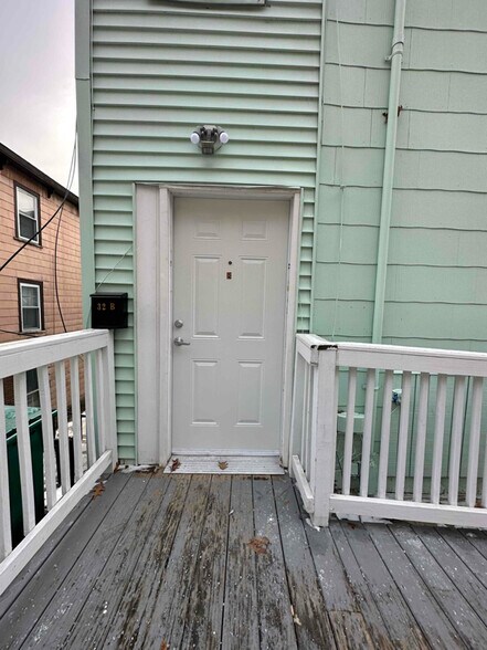 Building Photo - 32 Ashburnham Hill Rd