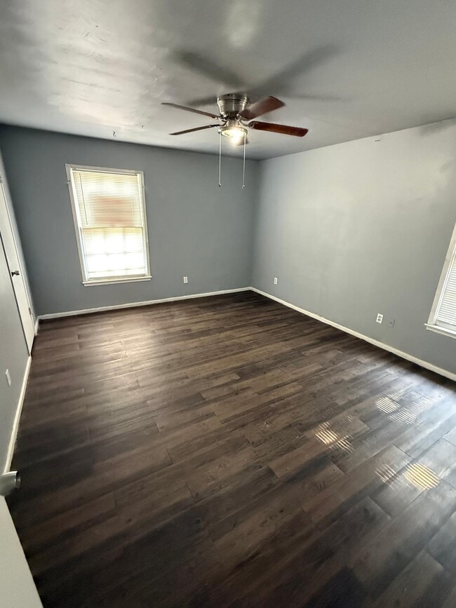 Building Photo - 2107 49th St