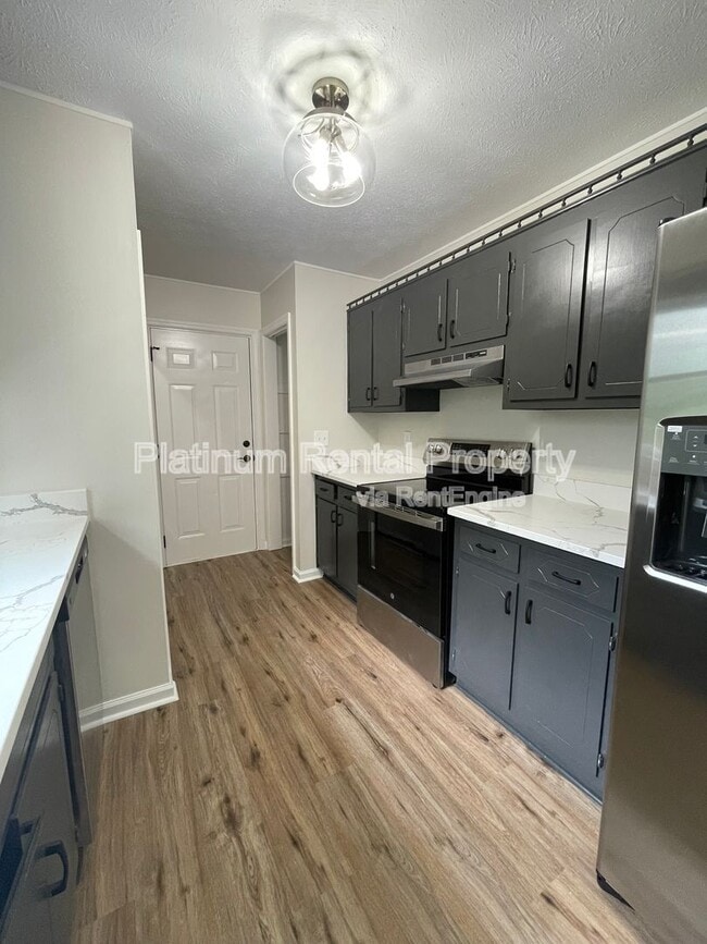 Building Photo - 35 Pecks Creek Ct