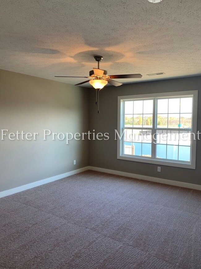 Building Photo - Gorgeous 3 Bedroom Home!