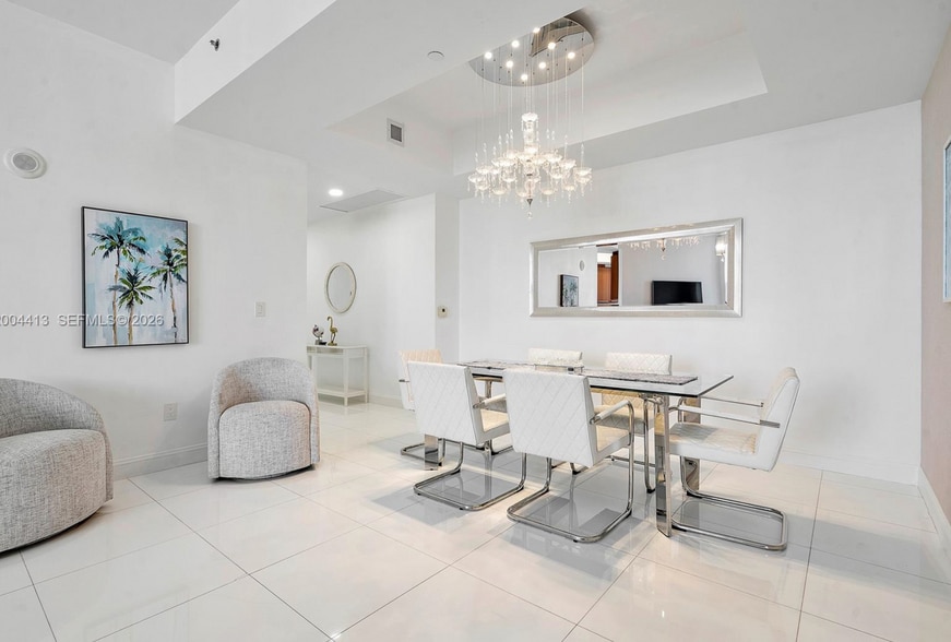 Building Photo - 15811 Collins Ave