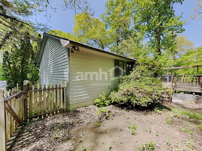 Building Photo - 4758 Jamerson Forest Cir