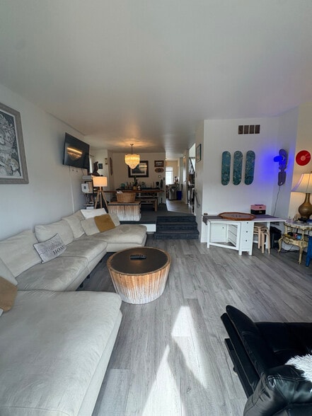 Building Photo - 3914 South Blvd