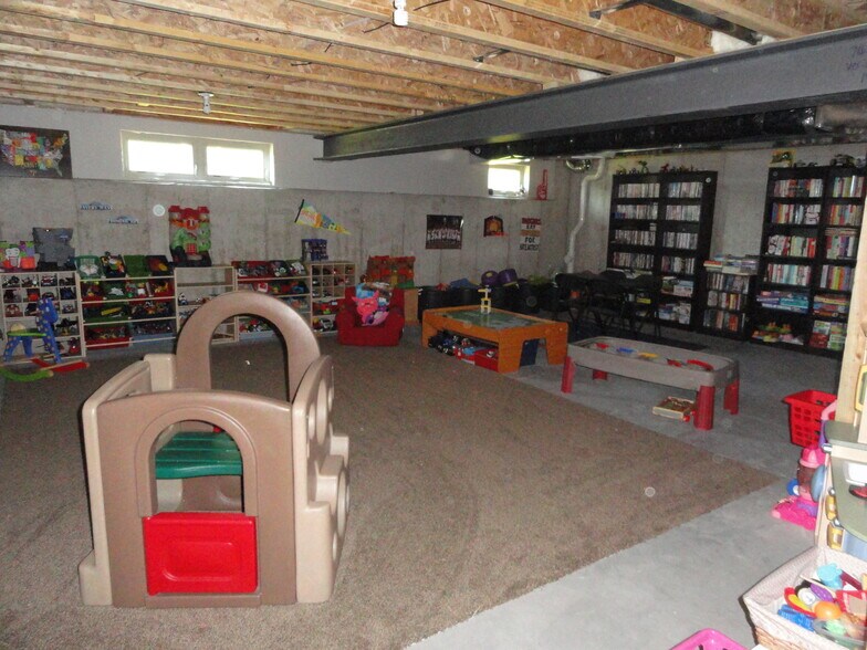 Building Photo - 634 Lone Oak Ln