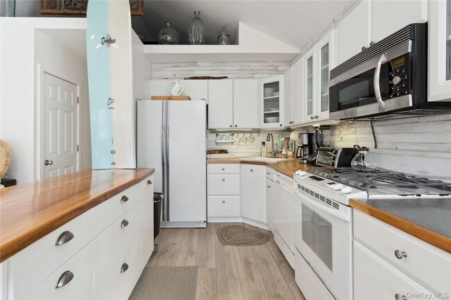 Building Photo - 26 Illinois Ave