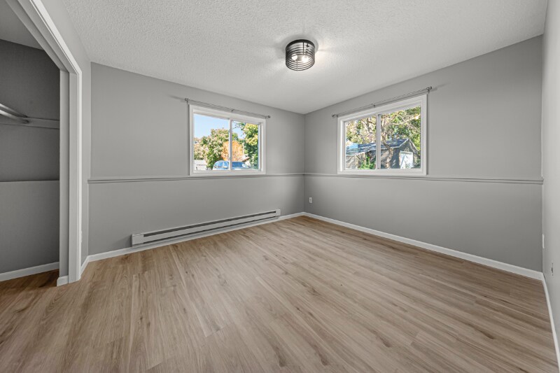 Building Photo - 1402 Division St W