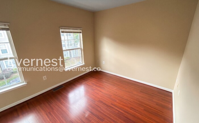Building Photo - 21803 Flanders Ct