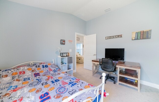 Building Photo - 814 Moment St