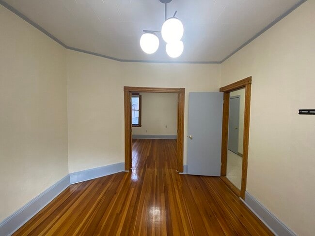 Building Photo - 223 Paris St