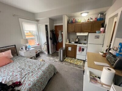 Building Photo - 592 Cambridge St