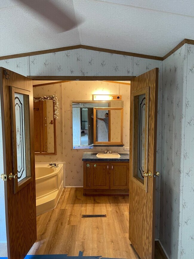 Building Photo - 3 bedroom home Fayetville PA!