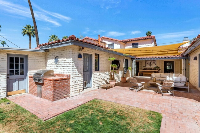 Building Photo - 1021 W Encanto Blvd