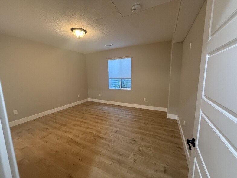 Building Photo - 9962 S Colton Spring Ln