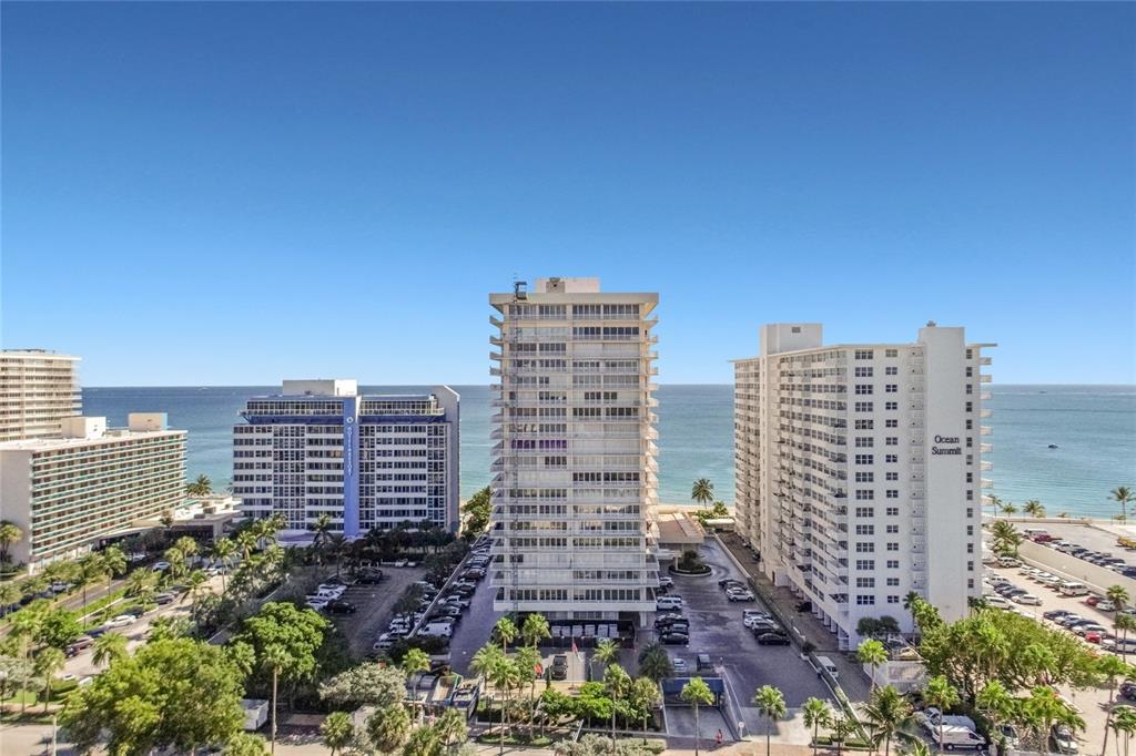 Building Photo - 4020 Galt Ocean Dr