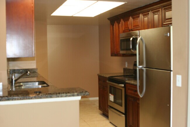Building Photo - 4167 N Haverhill Rd