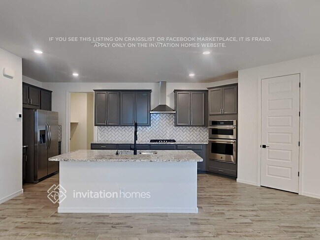 Building Photo - 19648 W Roma Ave