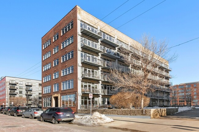 Building Photo - 748 N 3rd St