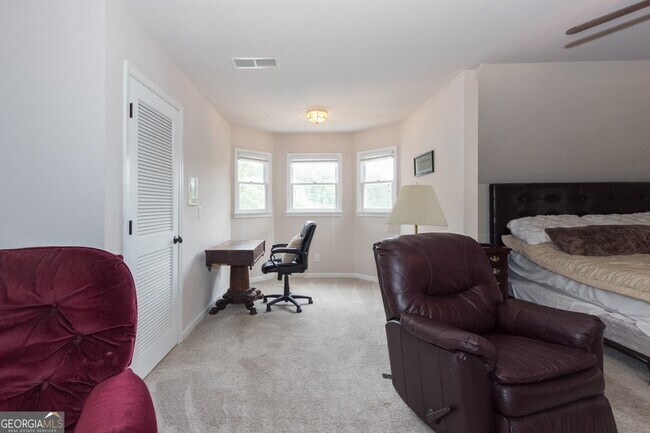 Building Photo - 5166 Wheeler Dr