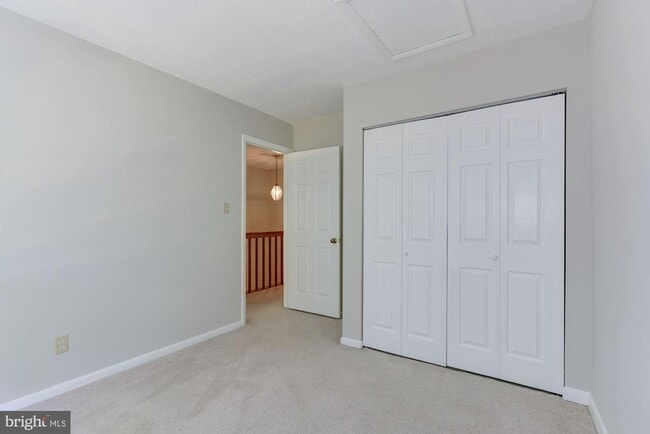Building Photo - 1605 Oak Spring Way