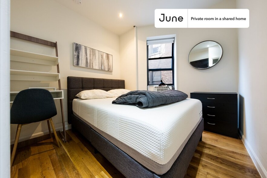 Primary Photo - Private bedroom in 4 bed/3 bath Home
